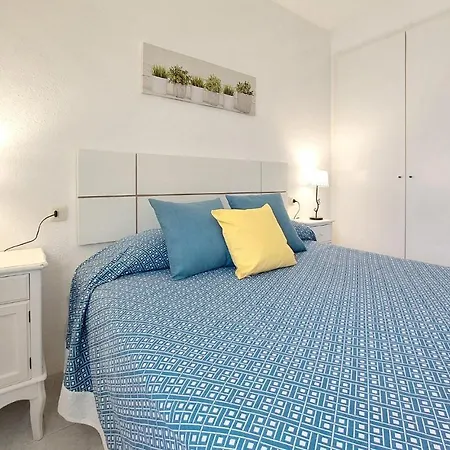 Cozy In Vinaroz With Kitchen